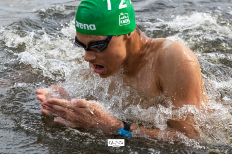 Lars de Kooter tijdens ONK open water zwemmen 2022 (Foto: Kimberly de Pater)